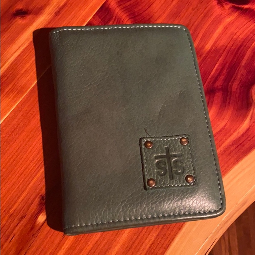 STS Ranchwear turquoise magnetic wallet